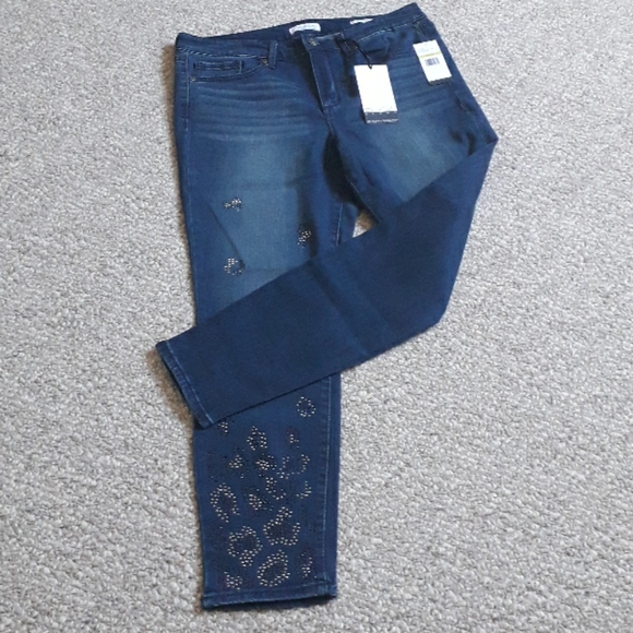 New Mid Rise Stretchy Ankle Jeans Pants. - Picture 4 of 10